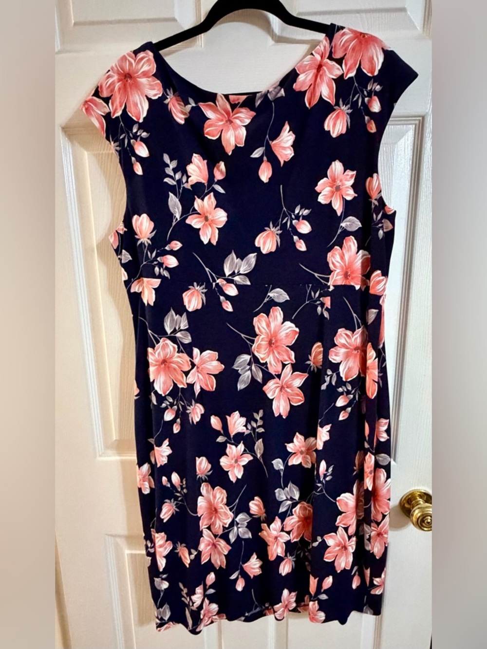 Connected Apparel Navy Floral Dress 18W Ruched Side Sheath Stretch Plus Size - Picture 4 of 4